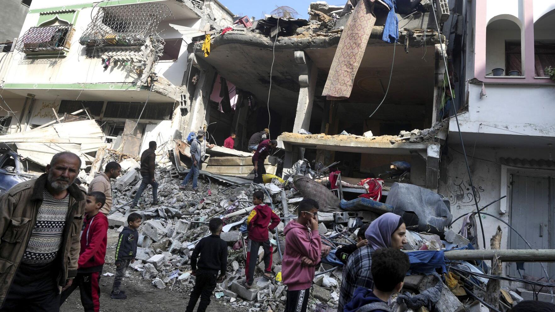 Israel and US show sharp divisions over mounting casualties and future of war against Hamas